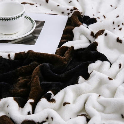 Bnuitland Cow Print Throw Blanket with Storage Pouch, Double Sided 300 GSM Super Soft Flannel Fleece Fuzzy for Bed Sofa Couch Travel, Great Blanket Gift for Adults and Kids, Twin Size 59x81 inch