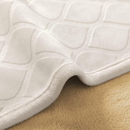 fuguitex Waterproof Dog Blanket Bed Cover Dog Crystal Velvet Moroccan Fuzzy Cozy Plush Pet Blanket Throw Blanket for Couch Sofa(30 * 70 inch, Cream+Sand)