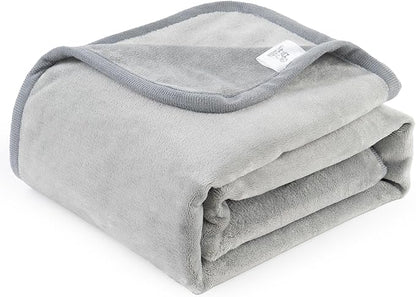 Waterproof Dog Blankets Light Grey, 30"x40" Cat Blanket for Indoor Cats, Soft Fluffy Sofa Car Bed Protector, Reversible Leakproof Flannel Puppy Blanket for Small Medium Dogs